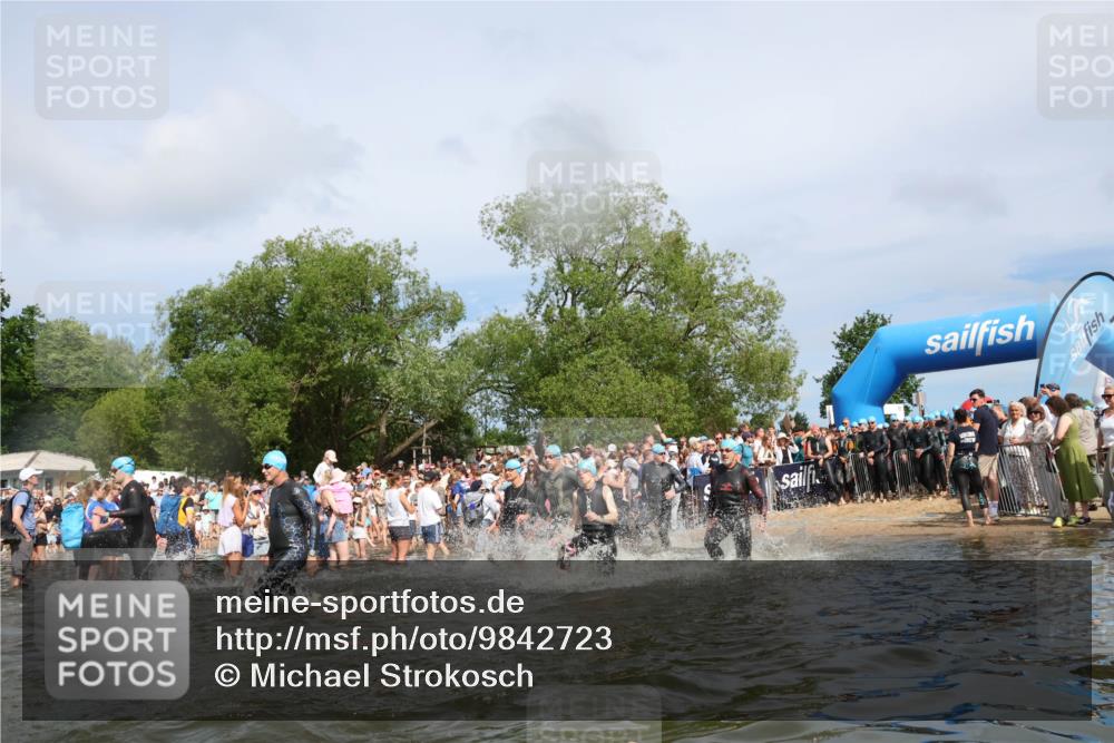 21.06.2026 - Viking Triathlon Michael Strokosch http://msf.ph/oto/9842723 21.06.2026 10:04:39 Schwimmen 44, 63, 150, 167, 231, 232, 247, 349, 355, 358, 425, 473, 484, 511, 647 meine-sportfotos.de