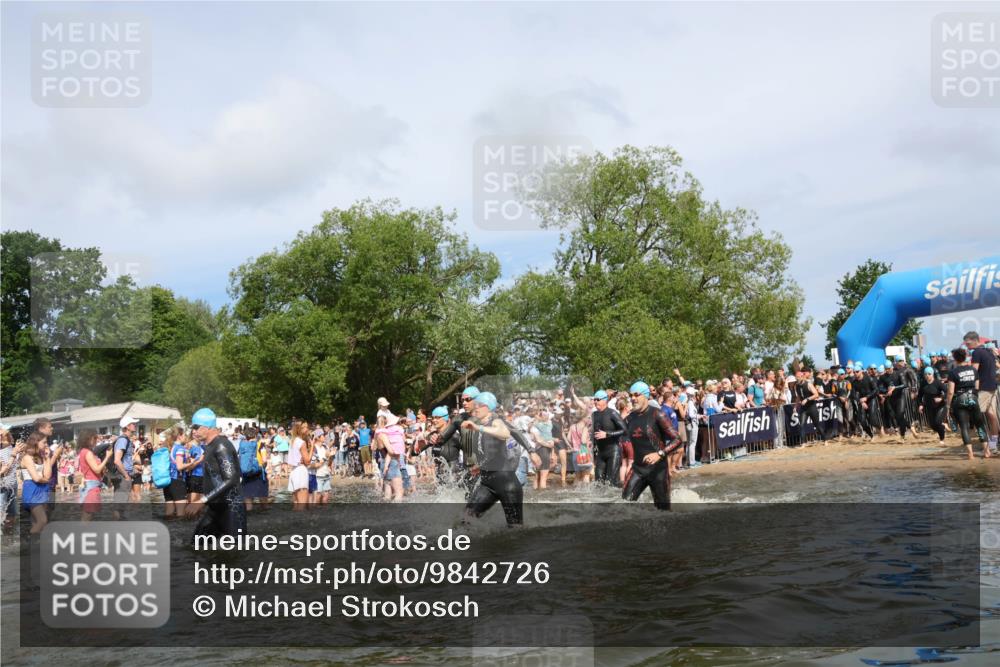 21.06.2026 - Viking Triathlon Michael Strokosch http://msf.ph/oto/9842726 21.06.2026 10:04:40 Schwimmen 44, 63, 150, 167, 231, 232, 247, 349, 355, 358, 425, 473, 484, 511, 647 meine-sportfotos.de