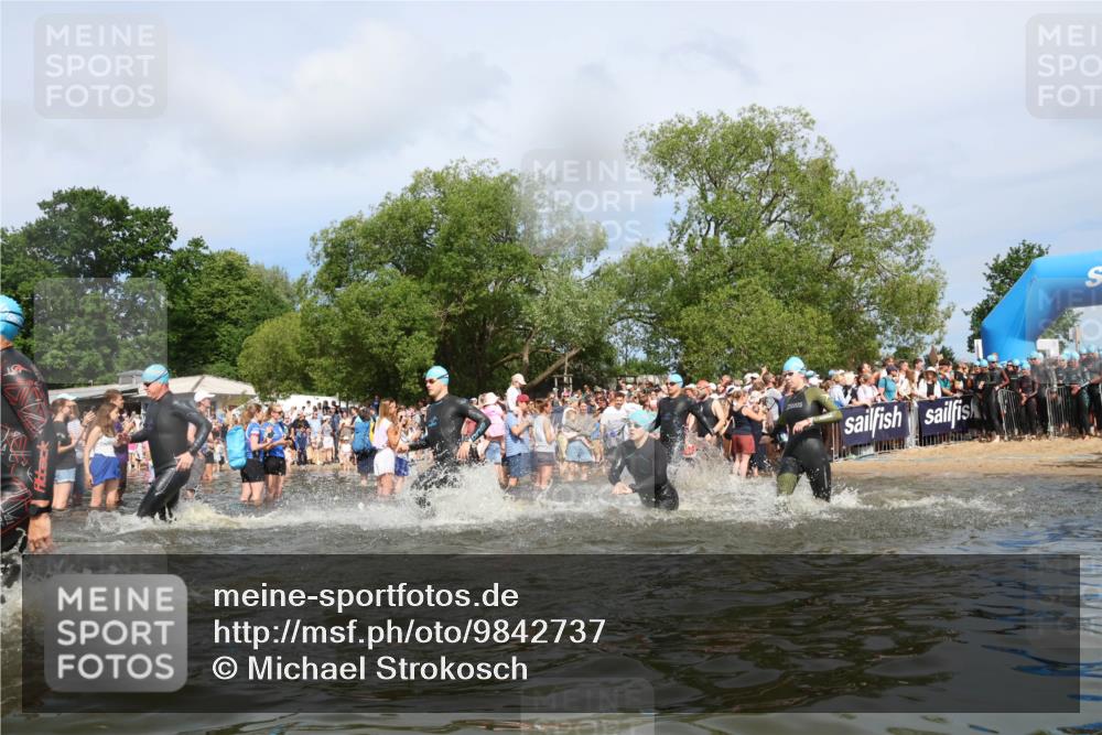 21.06.2026 - Viking Triathlon Michael Strokosch http://msf.ph/oto/9842737 21.06.2026 10:04:44 Schwimmen 22, 34, 44, 63, 150, 175, 231, 232, 247, 286, 349, 351, 355, 484, 511 meine-sportfotos.de