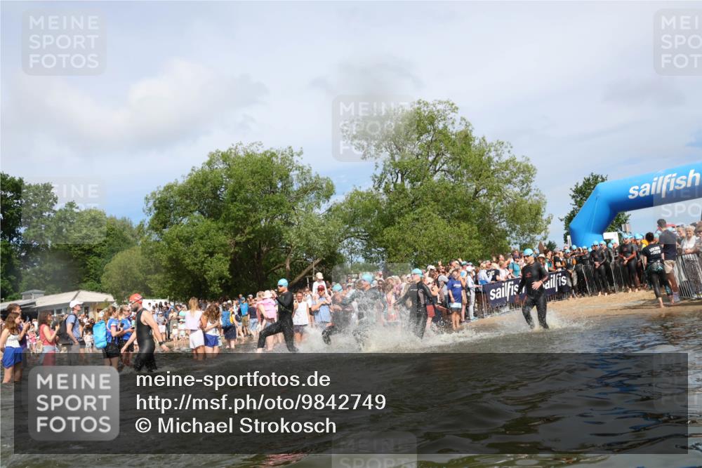 21.06.2026 - Viking Triathlon Michael Strokosch http://msf.ph/oto/9842749 21.06.2026 10:04:48 Schwimmen 22, 34, 44, 63, 150, 175, 231, 247, 286, 351, 355, 484, 511 meine-sportfotos.de