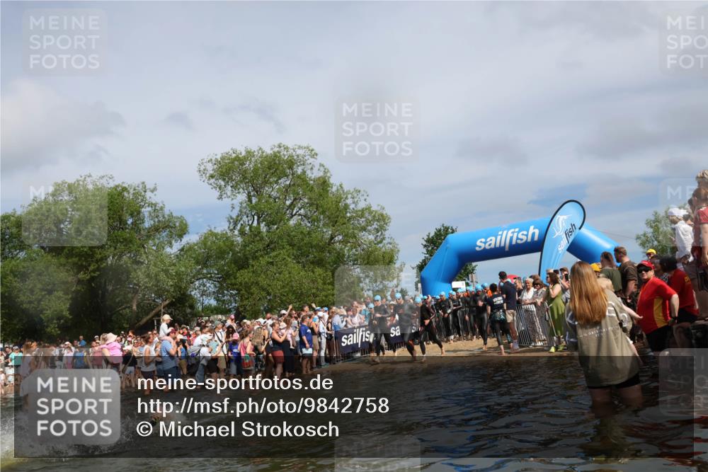 21.06.2026 - Viking Triathlon Michael Strokosch http://msf.ph/oto/9842758 21.06.2026 10:04:52 Schwimmen 22, 34, 44, 150, 175, 214, 247, 286, 351, 353, 355, 456, 492, 508 meine-sportfotos.de