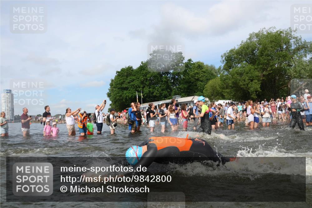 21.06.2026 - Viking Triathlon Michael Strokosch http://msf.ph/oto/9842800 21.06.2026 10:05:06 Schwimmen 165, 225, 296, 297, 301, 304, 318, 350, 370, 442, 461, 497, 516, 562, 650 meine-sportfotos.de
