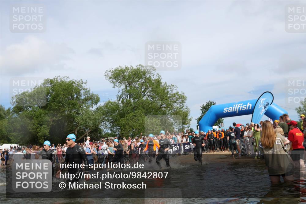21.06.2026 - Viking Triathlon Michael Strokosch http://msf.ph/oto/9842807 21.06.2026 10:05:08 Schwimmen 165, 225, 296, 297, 301, 304, 318, 350, 370, 442, 461, 497, 516, 562, 650 meine-sportfotos.de