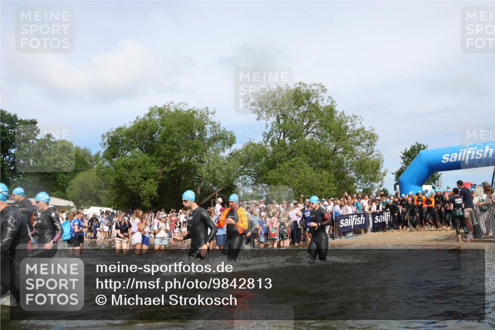 21.06.2026 - Viking Triathlon Michael Strokosch http://msf.ph/oto/9842813 21.06.2026 10:05:10 Schwimmen 165, 198, 211, 225, 296, 297, 301, 304, 370, 442, 497, 519, 562, 601, 617 meine-sportfotos.de