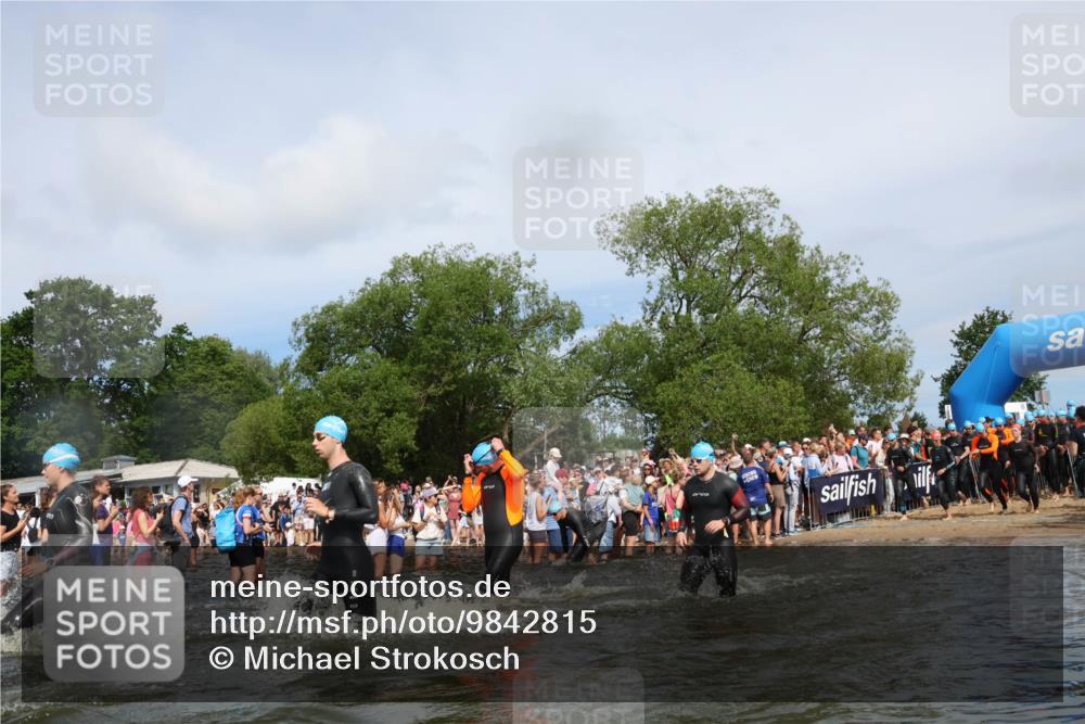 21.06.2026 - Viking Triathlon Michael Strokosch http://msf.ph/oto/9842815 21.06.2026 10:05:11 Schwimmen 165, 198, 211, 225, 296, 297, 301, 304, 370, 442, 497, 519, 562, 601, 617 meine-sportfotos.de