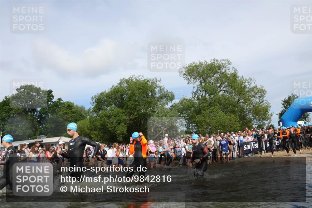 21.06.2026 - Viking Triathlon Michael Strokosch http://msf.ph/oto/9842816 21.06.2026 10:05:11 Schwimmen 165, 198, 211, 225, 296, 297, 301, 304, 370, 442, 497, 519, 562, 601, 617 meine-sportfotos.de