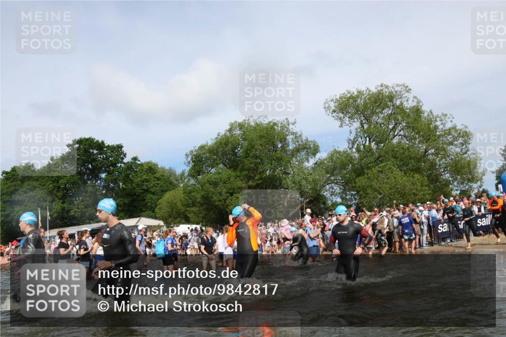 21.06.2026 - Viking Triathlon Michael Strokosch http://msf.ph/oto/9842817 21.06.2026 10:05:12 Schwimmen 165, 198, 211, 225, 296, 297, 301, 304, 370, 442, 497, 519, 562, 601, 617 meine-sportfotos.de