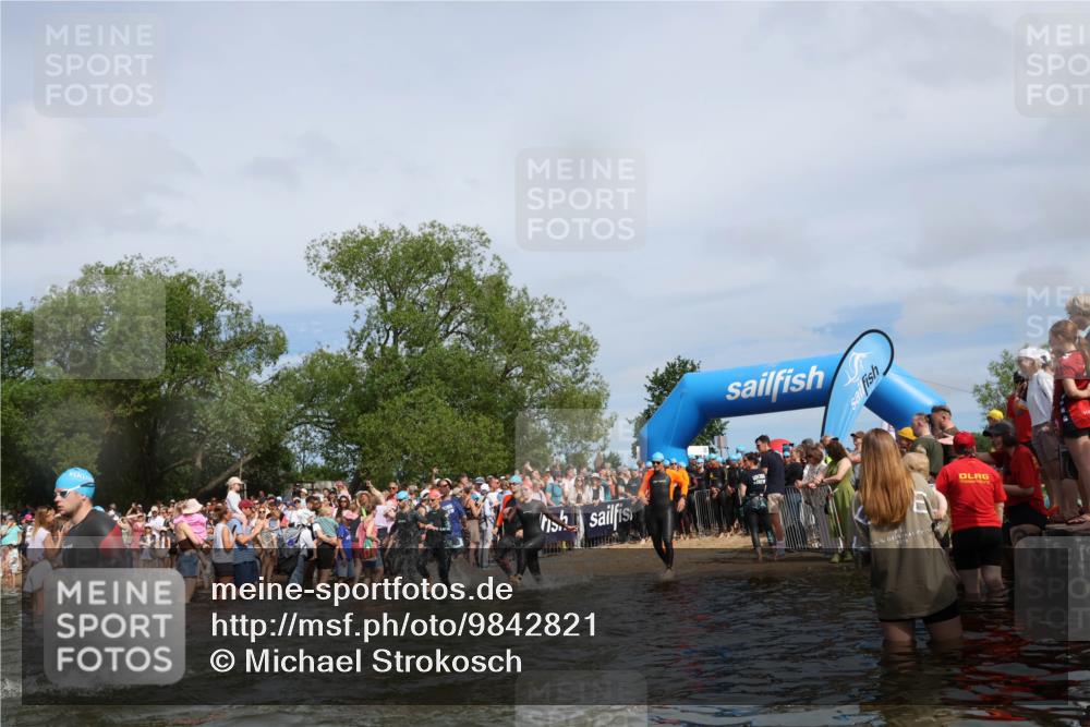21.06.2026 - Viking Triathlon Michael Strokosch http://msf.ph/oto/9842821 21.06.2026 10:05:13 Schwimmen 165, 198, 211, 225, 296, 297, 301, 304, 341, 370, 442, 497, 519, 562, 601, 617 meine-sportfotos.de