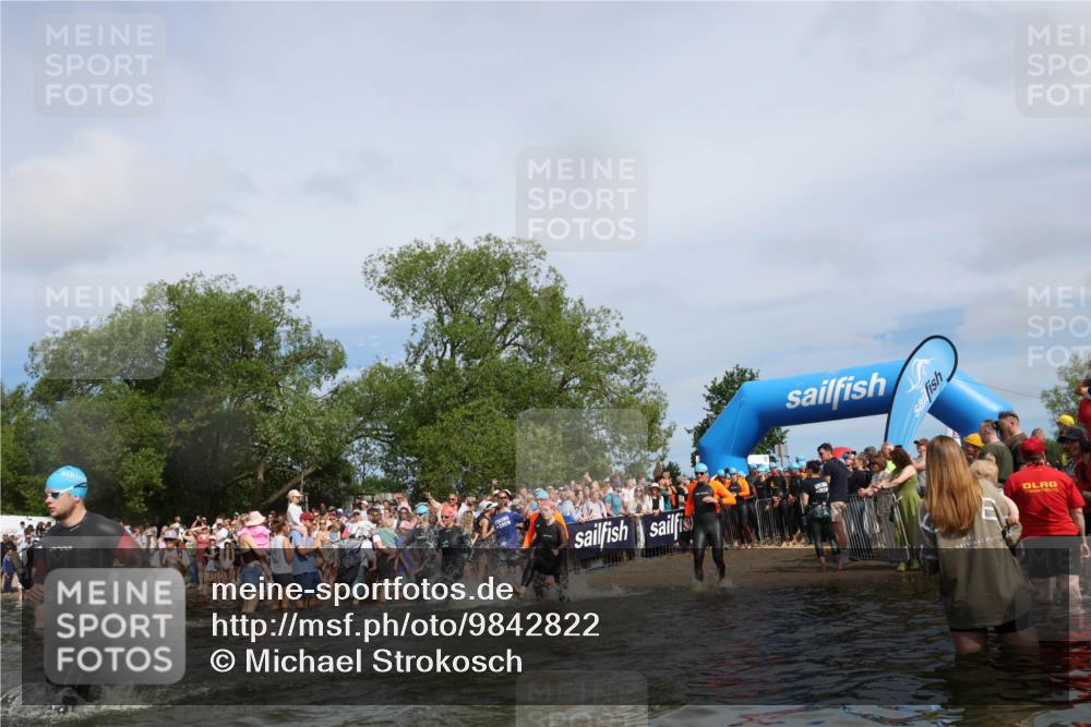 21.06.2026 - Viking Triathlon Michael Strokosch http://msf.ph/oto/9842822 21.06.2026 10:05:13 Schwimmen 165, 198, 211, 225, 296, 297, 301, 304, 341, 370, 442, 497, 519, 562, 601, 617 meine-sportfotos.de