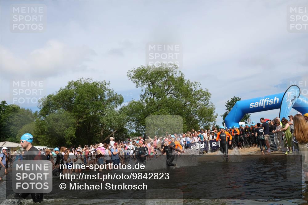 21.06.2026 - Viking Triathlon Michael Strokosch http://msf.ph/oto/9842823 21.06.2026 10:05:14 Schwimmen 33, 165, 198, 211, 296, 301, 341, 370, 472, 493, 519, 562, 601, 617, 632 meine-sportfotos.de