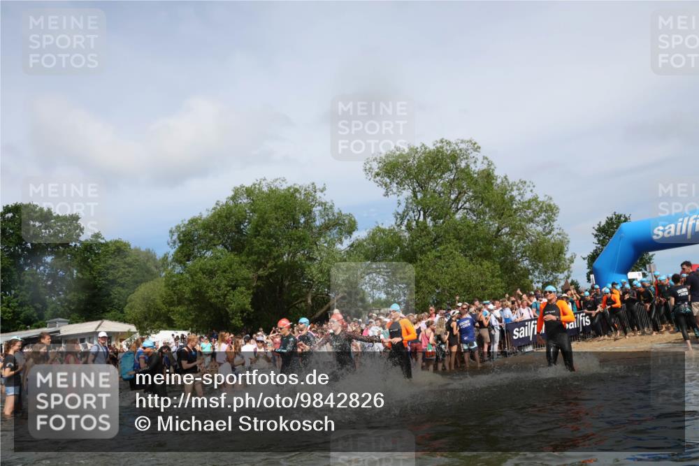 21.06.2026 - Viking Triathlon Michael Strokosch http://msf.ph/oto/9842826 21.06.2026 10:05:15 Schwimmen 33, 165, 198, 211, 296, 301, 341, 370, 472, 493, 519, 562, 601, 617, 632 meine-sportfotos.de