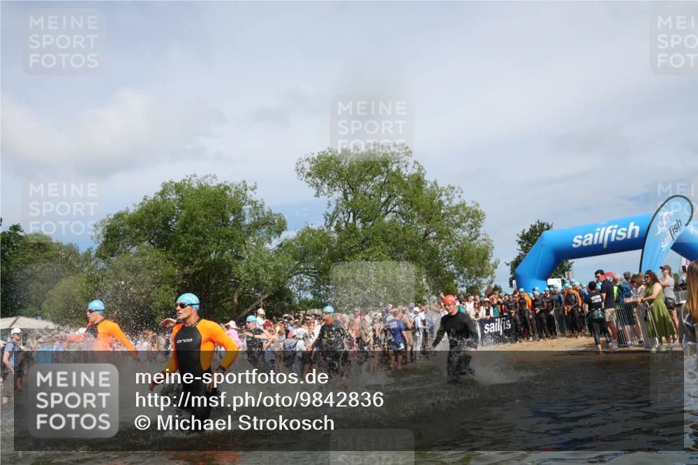 21.06.2026 - Viking Triathlon Michael Strokosch http://msf.ph/oto/9842836 21.06.2026 10:05:19 Schwimmen 33, 86, 198, 211, 230, 302, 308, 341, 459, 472, 493, 519, 601, 617, 632 meine-sportfotos.de
