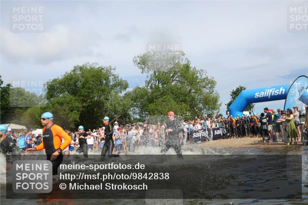 21.06.2026 - Viking Triathlon Michael Strokosch http://msf.ph/oto/9842838 21.06.2026 10:05:19 Schwimmen 33, 86, 198, 211, 230, 302, 308, 341, 459, 472, 493, 519, 601, 617, 632 meine-sportfotos.de