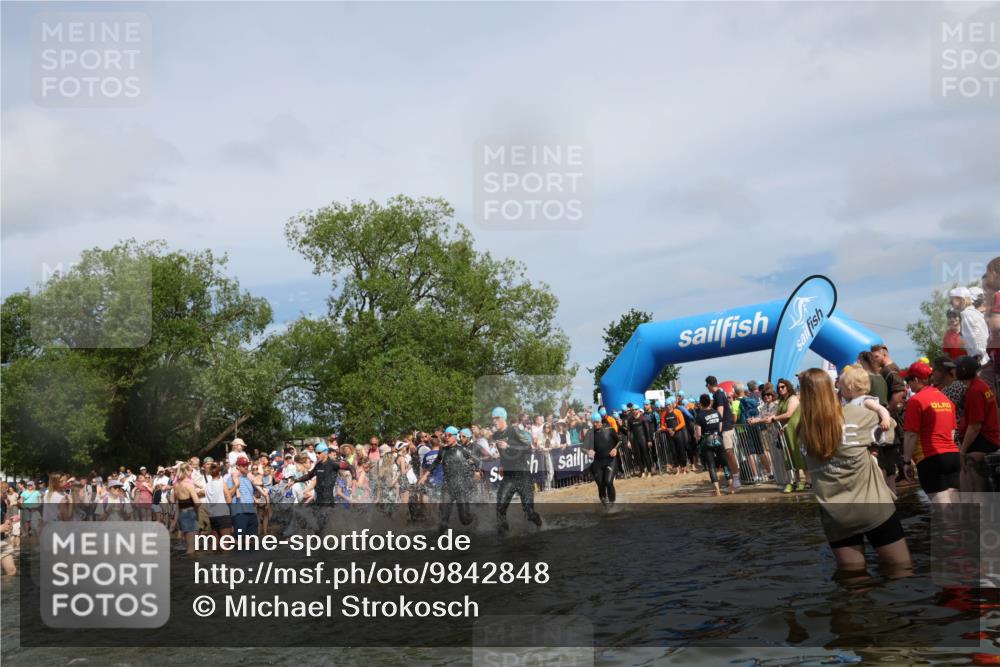 21.06.2026 - Viking Triathlon Michael Strokosch http://msf.ph/oto/9842848 21.06.2026 10:05:23 Schwimmen 33, 86, 88, 198, 211, 230, 302, 308, 330, 331, 341, 414, 452, 459, 472, 493, 519, 601, 617, 632 meine-sportfotos.de