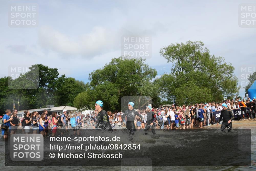 21.06.2026 - Viking Triathlon Michael Strokosch http://msf.ph/oto/9842854 21.06.2026 10:05:25 Schwimmen 33, 86, 88, 230, 302, 308, 330, 331, 341, 414, 452, 459, 472, 493, 632 meine-sportfotos.de