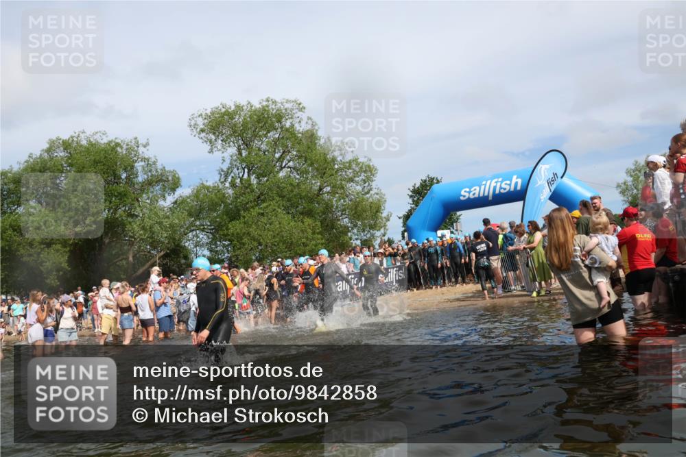 21.06.2026 - Viking Triathlon Michael Strokosch http://msf.ph/oto/9842858 21.06.2026 10:05:27 Schwimmen 33, 86, 88, 230, 302, 308, 330, 331, 341, 414, 452, 459, 472, 493, 632 meine-sportfotos.de