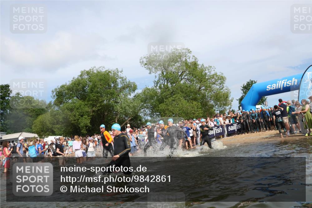 21.06.2026 - Viking Triathlon Michael Strokosch http://msf.ph/oto/9842861 21.06.2026 10:05:28 Schwimmen 33, 86, 88, 134, 230, 262, 276, 302, 308, 330, 331, 414, 452, 459, 472, 493, 520, 632 meine-sportfotos.de