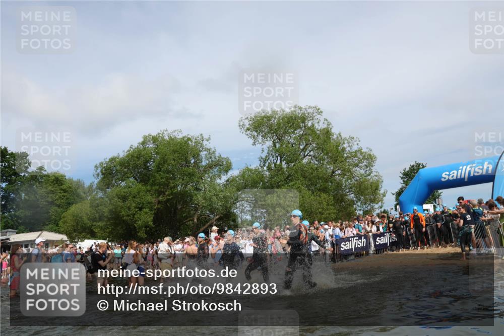 21.06.2026 - Viking Triathlon Michael Strokosch http://msf.ph/oto/9842893 21.06.2026 10:05:44 Schwimmen 45, 78, 183, 193, 234, 316, 387, 393, 399, 482, 528, 567, 578, 663 meine-sportfotos.de