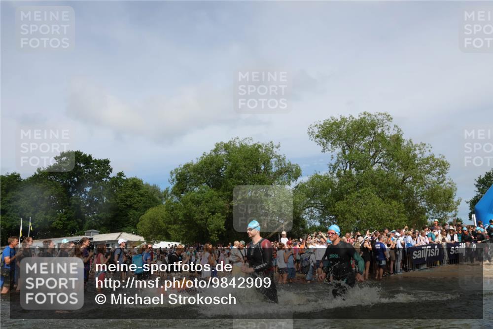21.06.2026 - Viking Triathlon Michael Strokosch http://msf.ph/oto/9842909 21.06.2026 10:05:50 Schwimmen 45, 78, 156, 160, 183, 193, 282, 316, 393, 498, 505, 528, 563, 567, 578 meine-sportfotos.de
