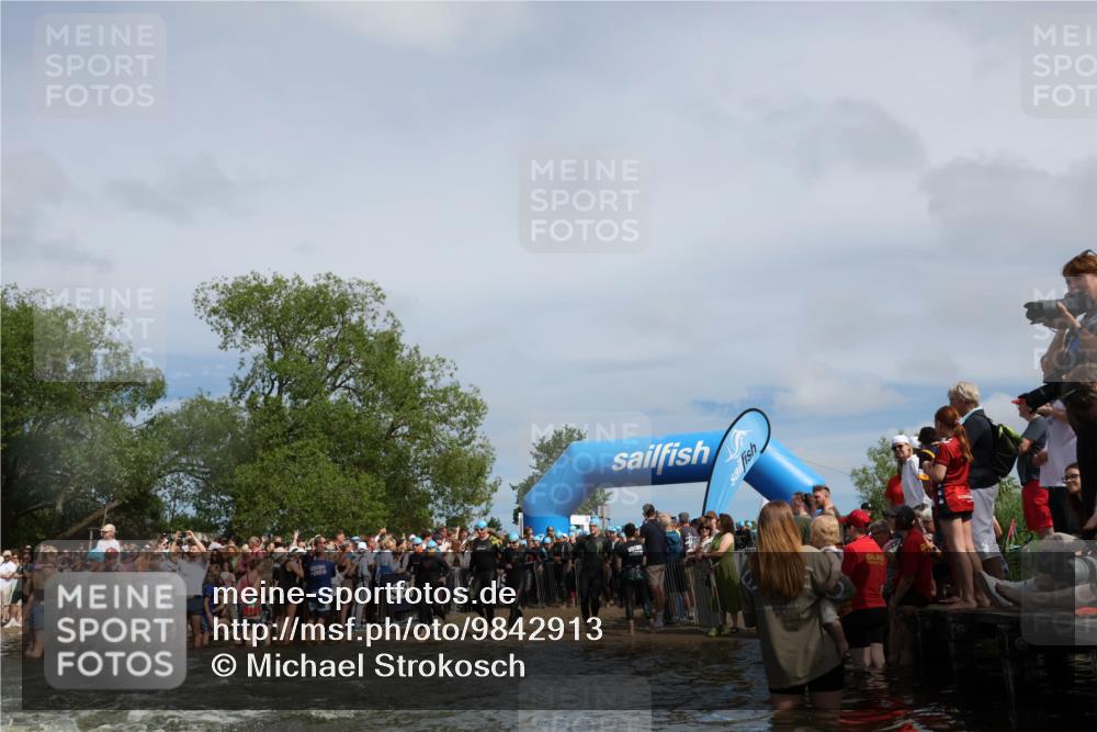 21.06.2026 - Viking Triathlon Michael Strokosch http://msf.ph/oto/9842913 21.06.2026 10:05:52 Schwimmen 45, 78, 156, 160, 183, 193, 282, 316, 393, 498, 505, 528, 563, 567, 578 meine-sportfotos.de