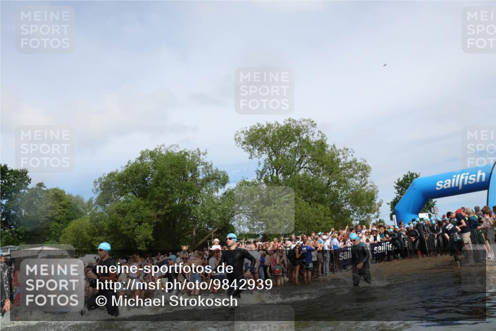 21.06.2026 - Viking Triathlon Michael Strokosch http://msf.ph/oto/9842939 21.06.2026 10:06:00 Schwimmen 91, 93, 147, 156, 173, 185, 259, 261, 273, 282, 405, 443, 498, 505, 563 meine-sportfotos.de