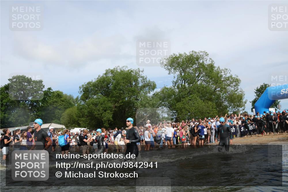 21.06.2026 - Viking Triathlon Michael Strokosch http://msf.ph/oto/9842941 21.06.2026 10:06:01 Schwimmen 91, 93, 147, 156, 173, 185, 259, 261, 273, 282, 405, 443, 498, 505, 563 meine-sportfotos.de