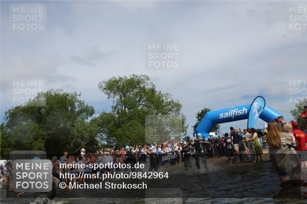 21.06.2026 - Viking Triathlon Michael Strokosch http://msf.ph/oto/9842964 21.06.2026 10:06:09 Schwimmen 41, 147, 153, 162, 173, 185, 248, 273, 368, 405, 443, 479, 541 meine-sportfotos.de