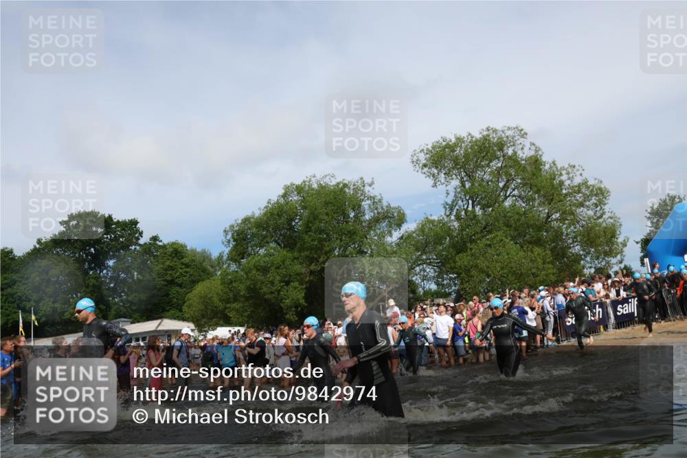 21.06.2026 - Viking Triathlon Michael Strokosch http://msf.ph/oto/9842974 21.06.2026 10:06:12 Schwimmen 41, 147, 153, 162, 173, 185, 190, 248, 273, 368, 378, 405, 479, 541, 550 meine-sportfotos.de