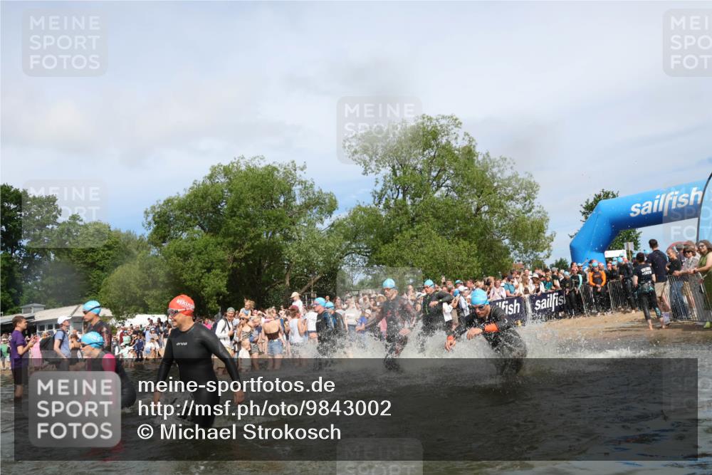 21.06.2026 - Viking Triathlon Michael Strokosch http://msf.ph/oto/9843002 21.06.2026 10:06:23 Schwimmen 41, 72, 85, 184, 190, 212, 248, 274, 312, 378, 415, 489, 522, 533, 539, 550, 577, 603 meine-sportfotos.de
