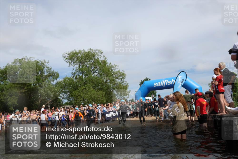 21.06.2026 - Viking Triathlon Michael Strokosch http://msf.ph/oto/9843012 21.06.2026 10:06:27 Schwimmen 56, 72, 85, 184, 188, 212, 274, 312, 415, 489, 522, 533, 539, 577, 603 meine-sportfotos.de