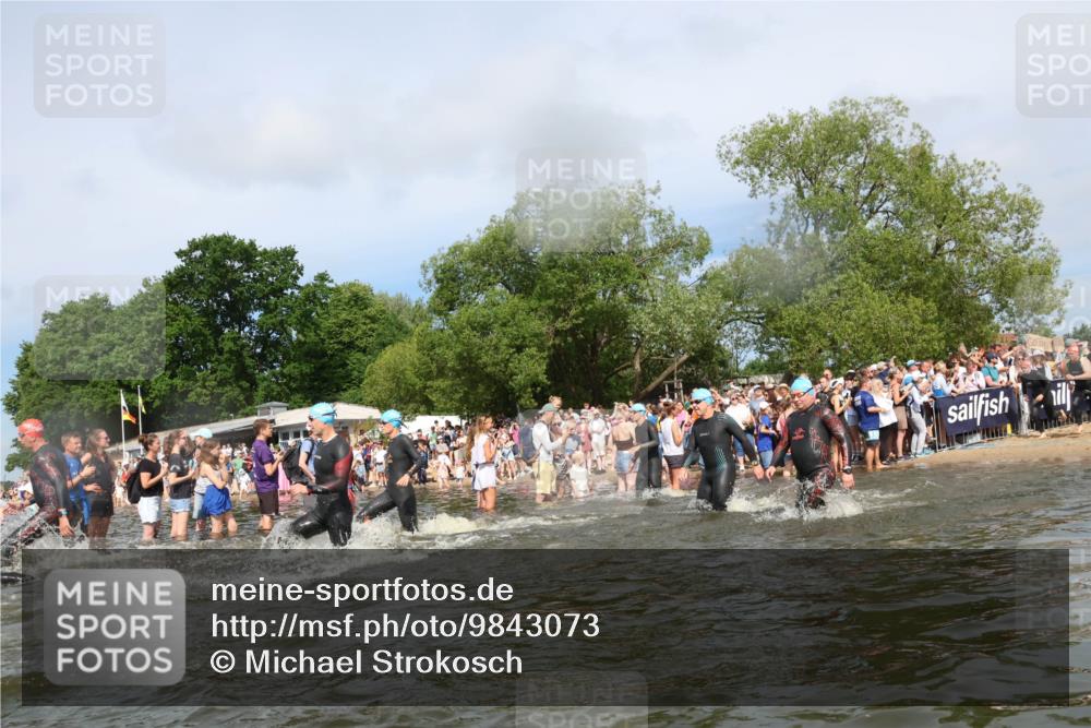 21.06.2026 - Viking Triathlon Michael Strokosch http://msf.ph/oto/9843073 21.06.2026 10:06:50 Schwimmen 54, 166, 245, 310, 429, 444, 449, 464, 495, 609, 615, 618, 638, 641, 668 meine-sportfotos.de
