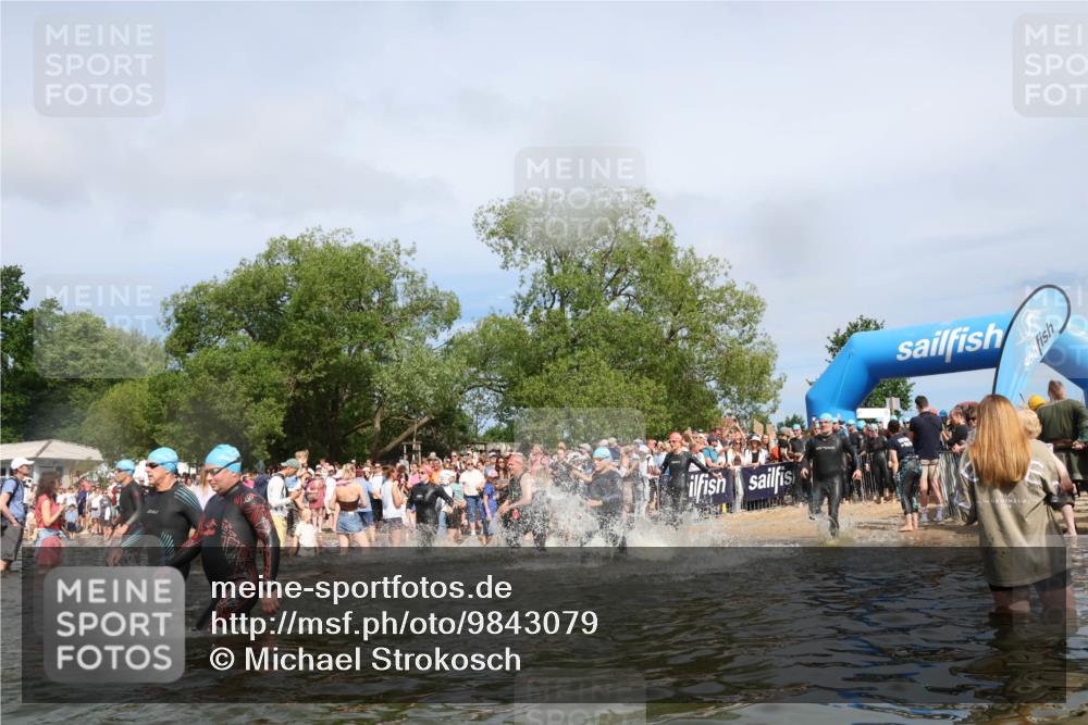 21.06.2026 - Viking Triathlon Michael Strokosch http://msf.ph/oto/9843079 21.06.2026 10:06:53 Schwimmen 54, 166, 245, 310, 449, 464, 495, 609, 615, 618, 638, 641, 668 meine-sportfotos.de