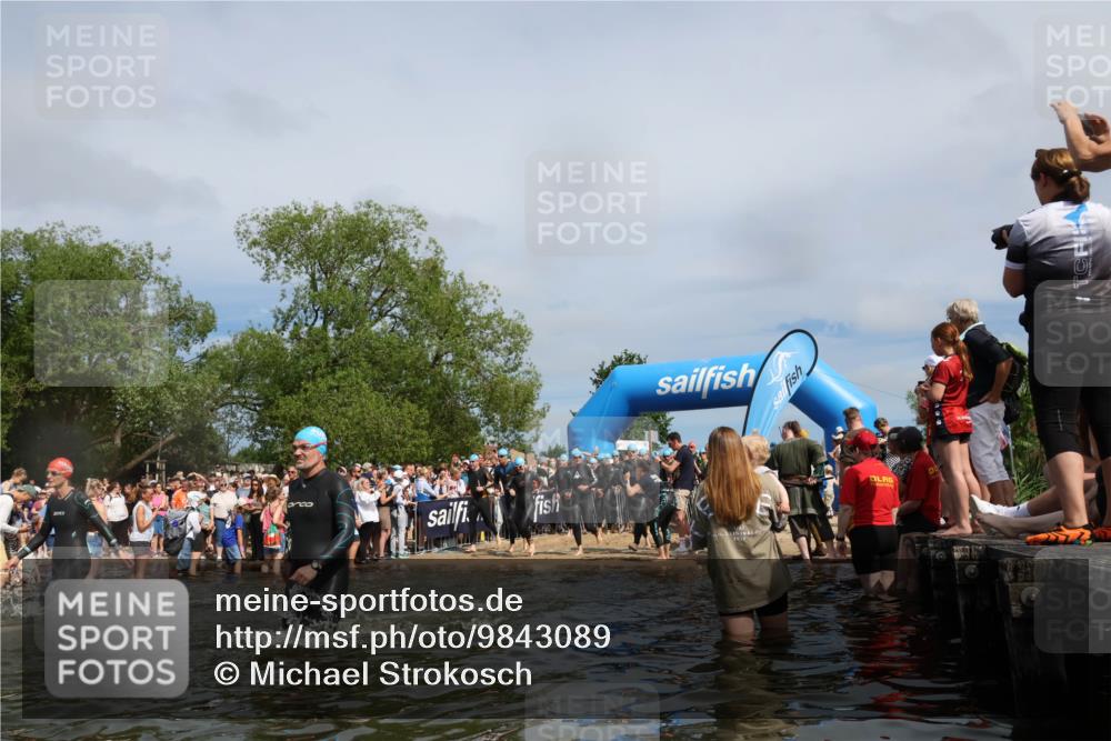 21.06.2026 - Viking Triathlon Michael Strokosch http://msf.ph/oto/9843089 21.06.2026 10:06:57 Schwimmen 54, 60, 94, 123, 166, 245, 310, 314, 345, 449, 464, 495, 609, 615, 668 meine-sportfotos.de