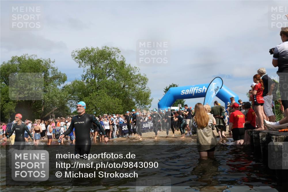 21.06.2026 - Viking Triathlon Michael Strokosch http://msf.ph/oto/9843090 21.06.2026 10:06:57 Schwimmen 54, 60, 94, 123, 166, 245, 310, 314, 345, 449, 464, 495, 609, 615, 668 meine-sportfotos.de