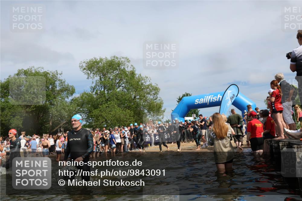 21.06.2026 - Viking Triathlon Michael Strokosch http://msf.ph/oto/9843091 21.06.2026 10:06:57 Schwimmen 54, 60, 94, 123, 166, 245, 310, 314, 345, 449, 464, 495, 609, 615, 668 meine-sportfotos.de