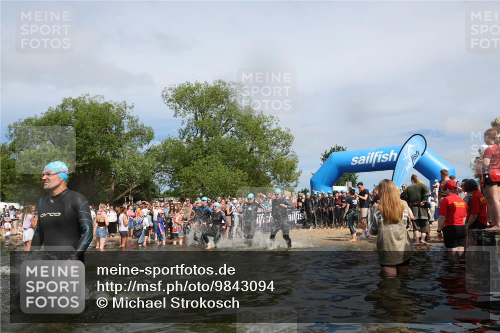 21.06.2026 - Viking Triathlon Michael Strokosch http://msf.ph/oto/9843094 21.06.2026 10:06:58 Schwimmen 54, 60, 94, 123, 166, 245, 314, 345, 449, 495, 609, 615, 668 meine-sportfotos.de