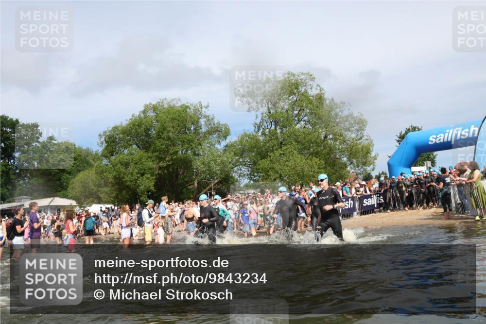 21.06.2026 - Viking Triathlon Michael Strokosch http://msf.ph/oto/9843234 21.06.2026 10:07:54 Schwimmen 57, 81, 97, 124, 178, 217, 257, 295, 298, 388, 413, 494, 534, 622, 630, 635 meine-sportfotos.de