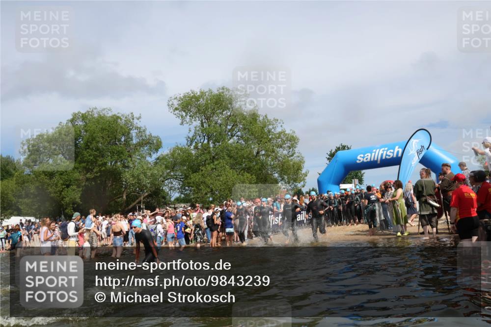 21.06.2026 - Viking Triathlon Michael Strokosch http://msf.ph/oto/9843239 21.06.2026 10:07:57 Schwimmen 57, 97, 124, 178, 217, 257, 295, 298, 388, 413, 494, 534, 622, 630, 635 meine-sportfotos.de