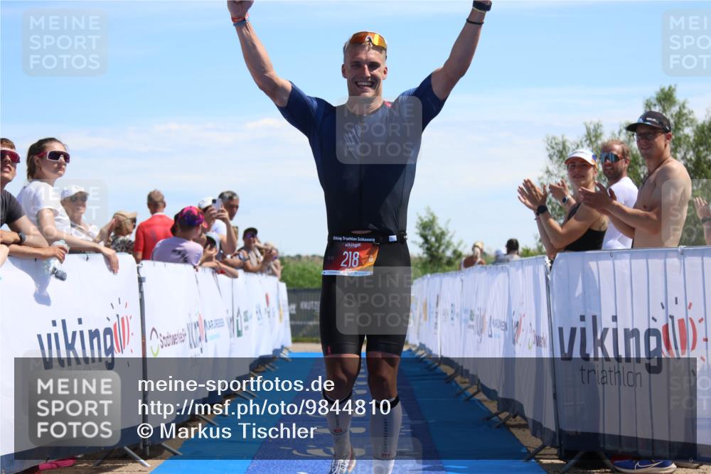 21.06.2026 - Viking Triathlon Markus Tischler http://msf.ph/oto/9844810 21.06.2026 14:10:21 Ziel 218, 527 meine-sportfotos.de