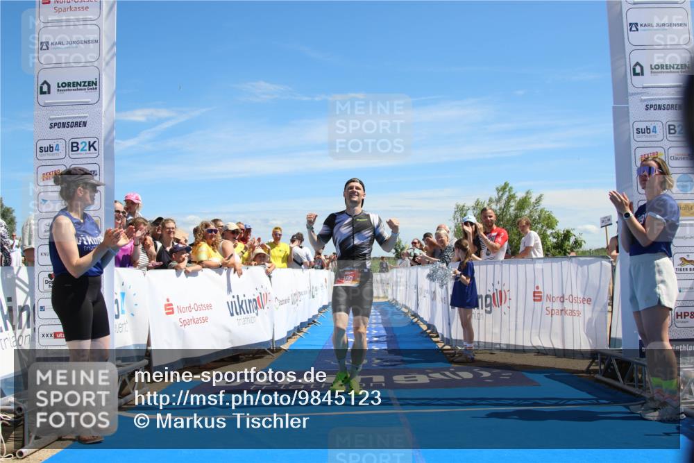21.06.2026 - Viking Triathlon Markus Tischler http://msf.ph/oto/9845123 21.06.2026 14:27:38 Ziel 109 meine-sportfotos.de