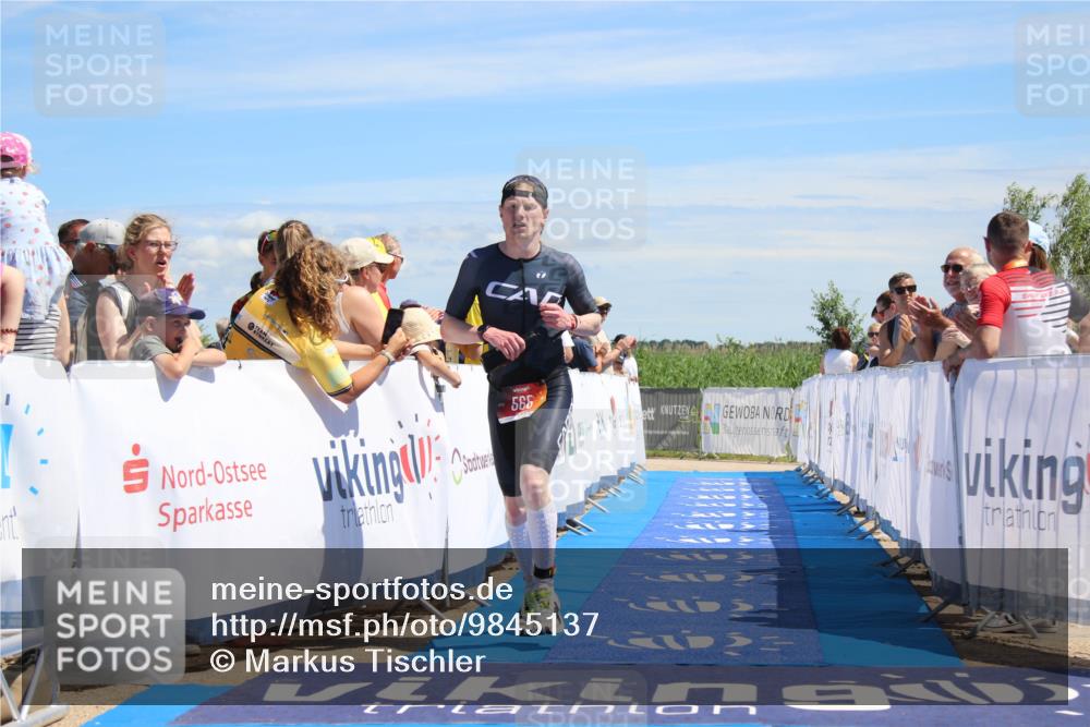 21.06.2026 - Viking Triathlon Markus Tischler http://msf.ph/oto/9845137 21.06.2026 14:28:27 Ziel 565 meine-sportfotos.de