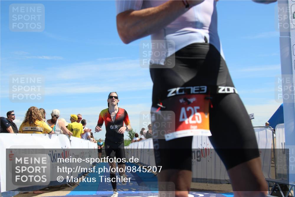 21.06.2026 - Viking Triathlon Markus Tischler http://msf.ph/oto/9845207 21.06.2026 14:30:49 Ziel 425, 467 meine-sportfotos.de