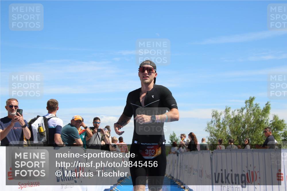 21.06.2026 - Viking Triathlon Markus Tischler http://msf.ph/oto/9845456 21.06.2026 14:40:49 Ziel 302, 394 meine-sportfotos.de