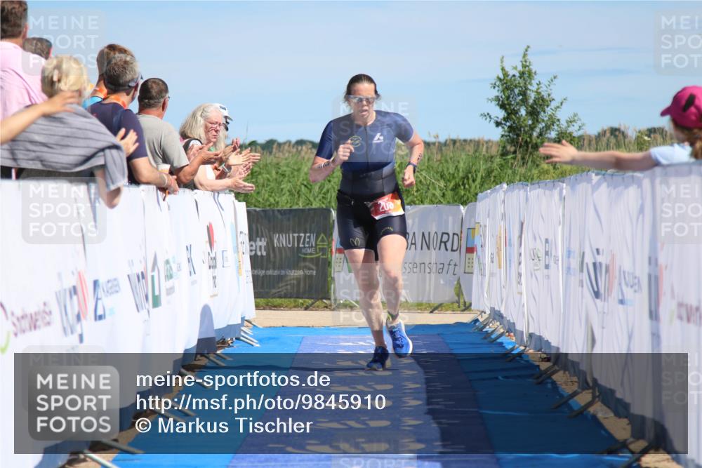 21.06.2026 - Viking Triathlon Markus Tischler http://msf.ph/oto/9845910 21.06.2026 16:09:27 Ziel 203, 207 meine-sportfotos.de