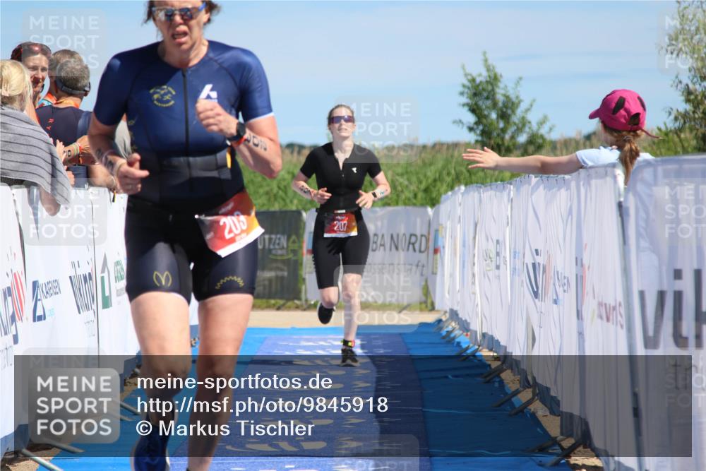 21.06.2026 - Viking Triathlon Markus Tischler http://msf.ph/oto/9845918 21.06.2026 16:09:29 Ziel 203, 207 meine-sportfotos.de