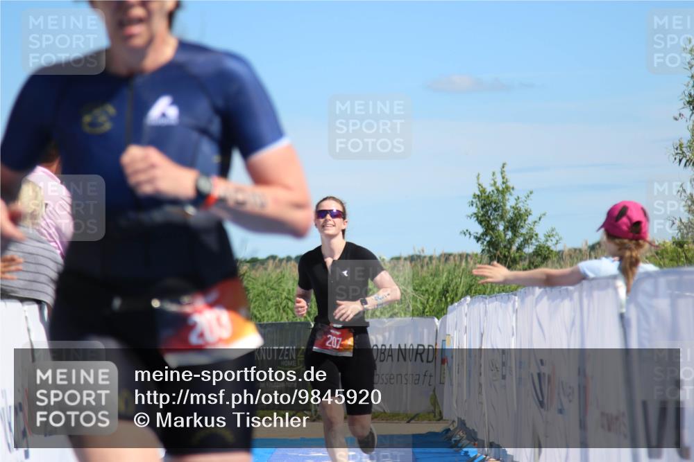 21.06.2026 - Viking Triathlon Markus Tischler http://msf.ph/oto/9845920 21.06.2026 16:09:30 Ziel 203, 207 meine-sportfotos.de