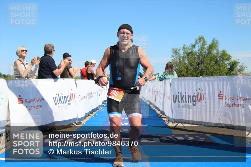 21.06.2026 - Viking Triathlon Markus Tischler http://msf.ph/oto/9846370 21.06.2026 16:24:51 Ziel 245, 283, 433 meine-sportfotos.de