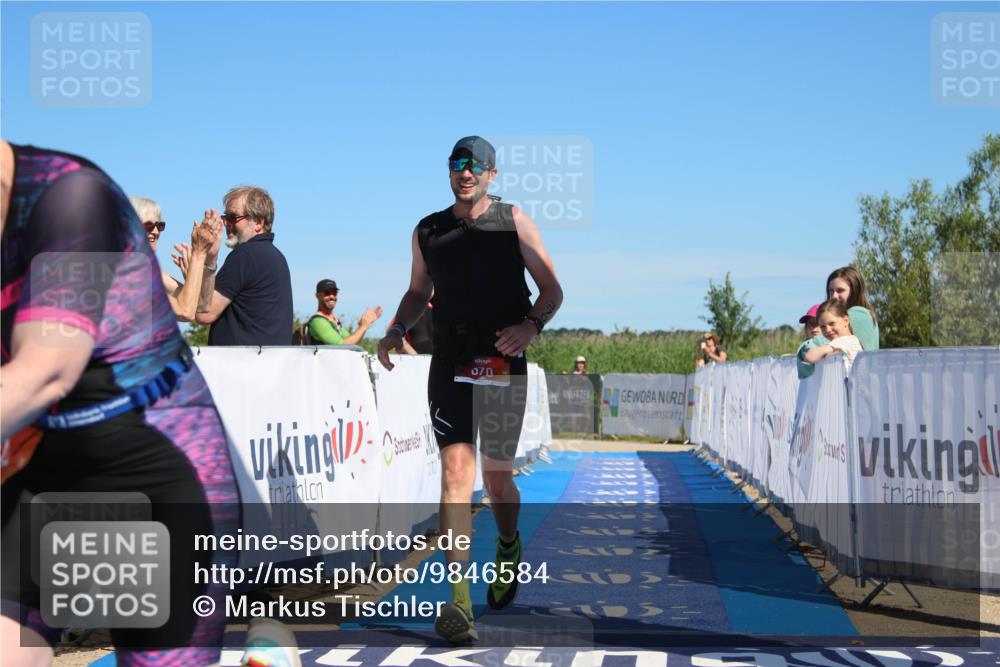 21.06.2026 - Viking Triathlon Markus Tischler http://msf.ph/oto/9846584 21.06.2026 16:33:14 Ziel 370, 424 meine-sportfotos.de