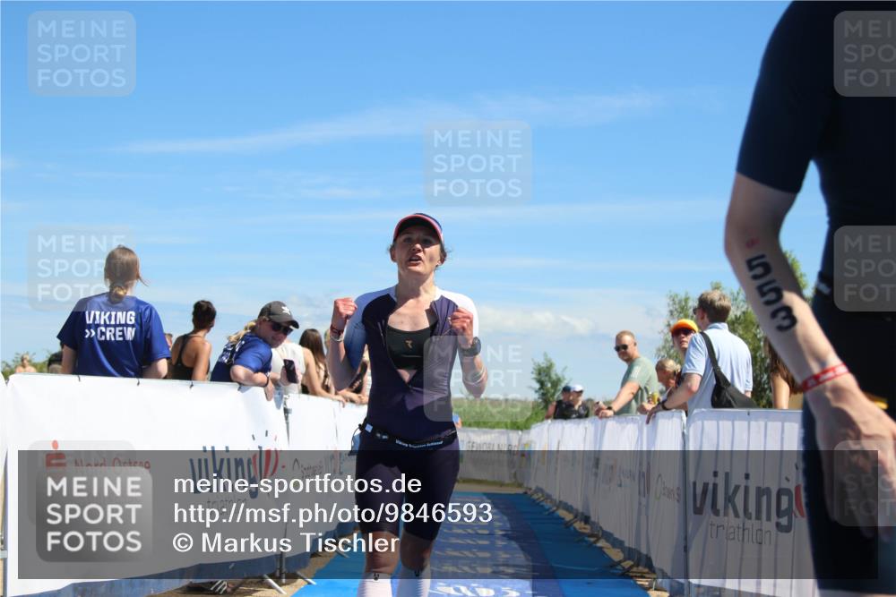 21.06.2026 - Viking Triathlon Markus Tischler http://msf.ph/oto/9846593 21.06.2026 15:00:14 Ziel 351, 403, 459, 546, 553 meine-sportfotos.de