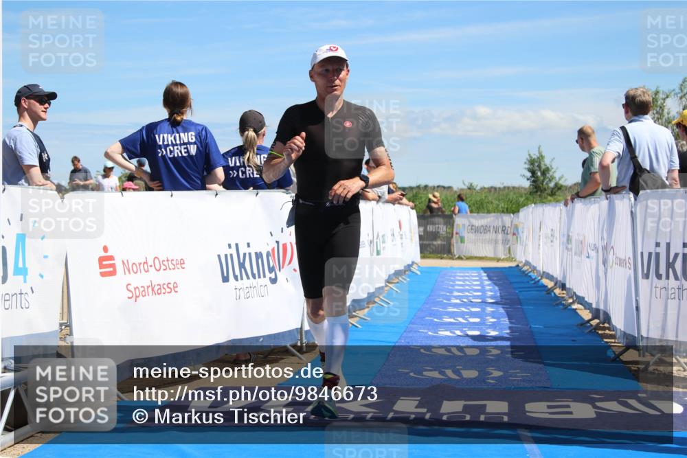 21.06.2026 - Viking Triathlon Markus Tischler http://msf.ph/oto/9846673 21.06.2026 15:01:17 Ziel 296 meine-sportfotos.de